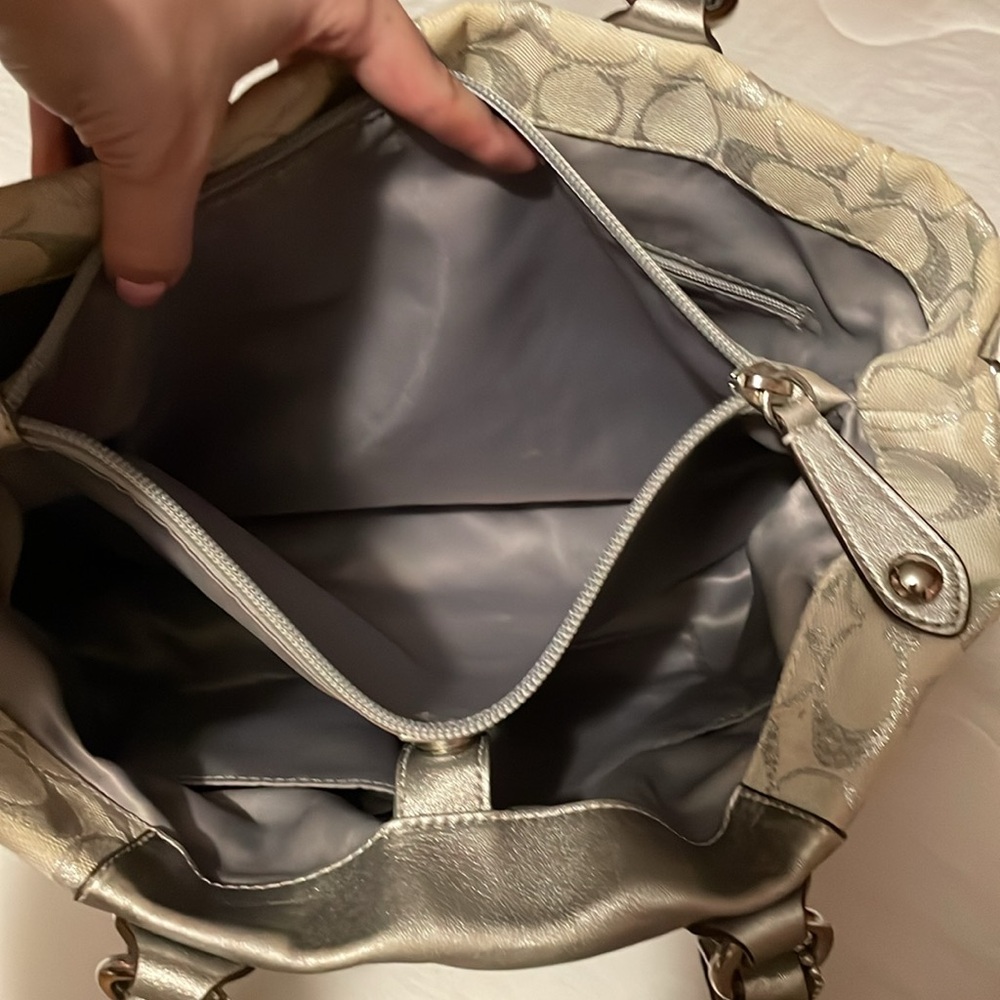 Large Coach Bag. - Picture 7 of 9